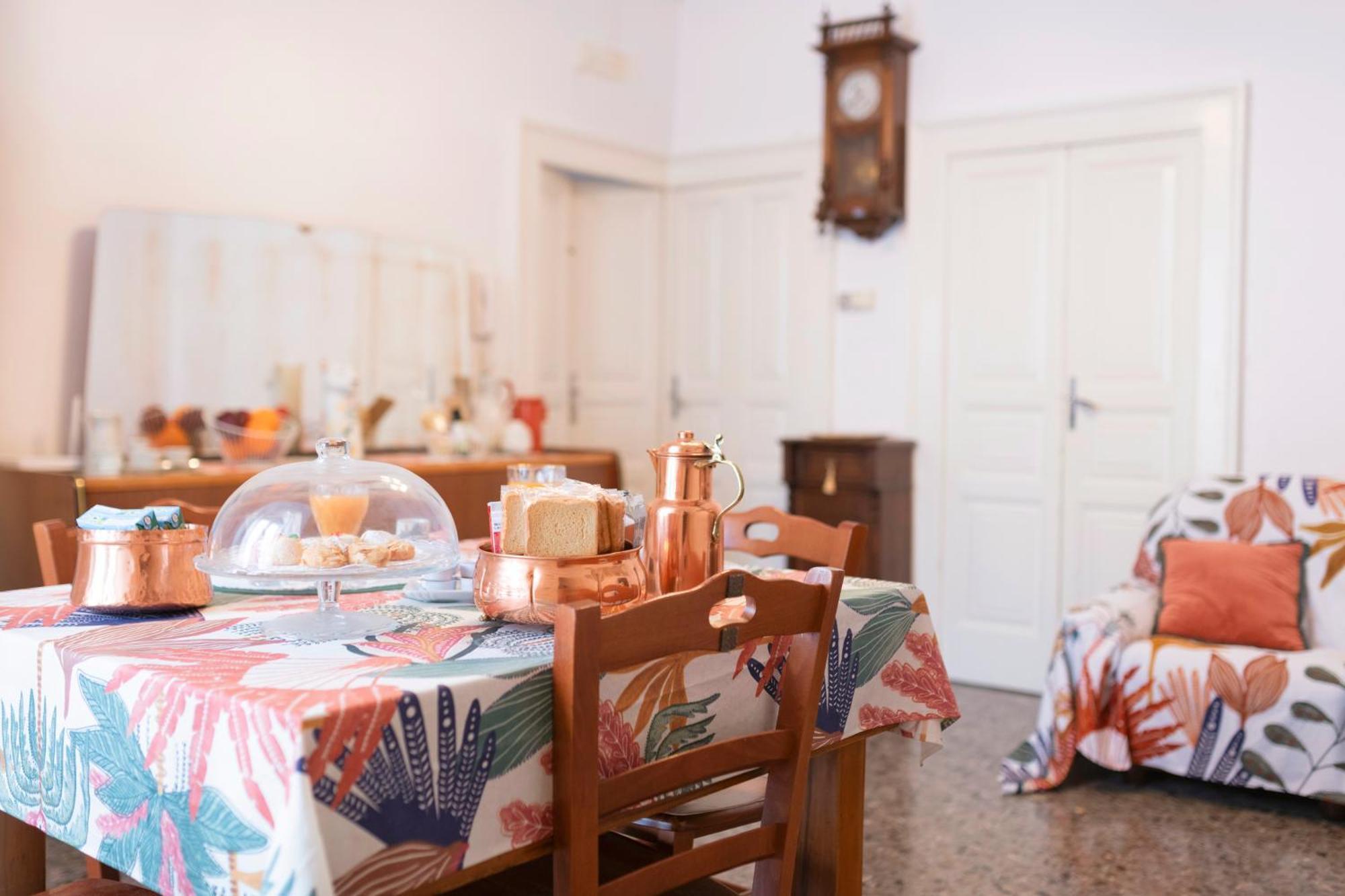 Nonna Nella Casa In Centro Apartment Остуни Екстериор снимка